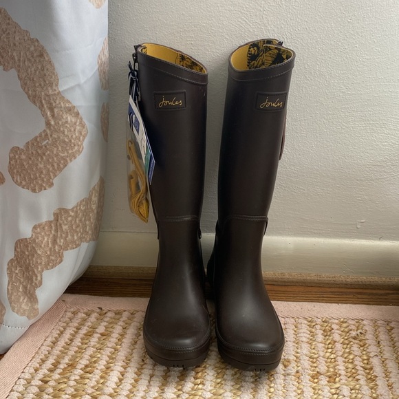 Joules NWT rainboots and tassel - Picture 2 of 2